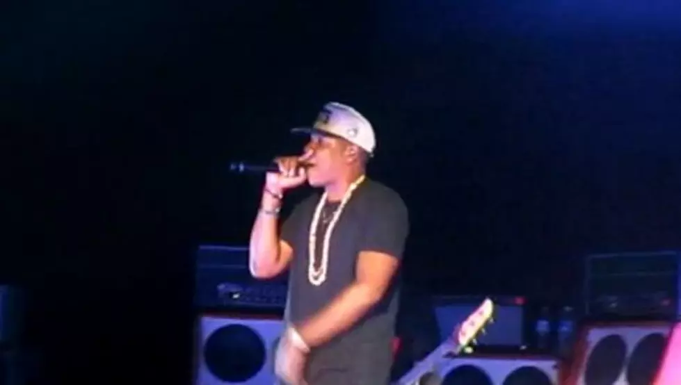 Pearl Jam Rocks &#8220;99 Problems&#8221; With Jay-Z [VIDEO]