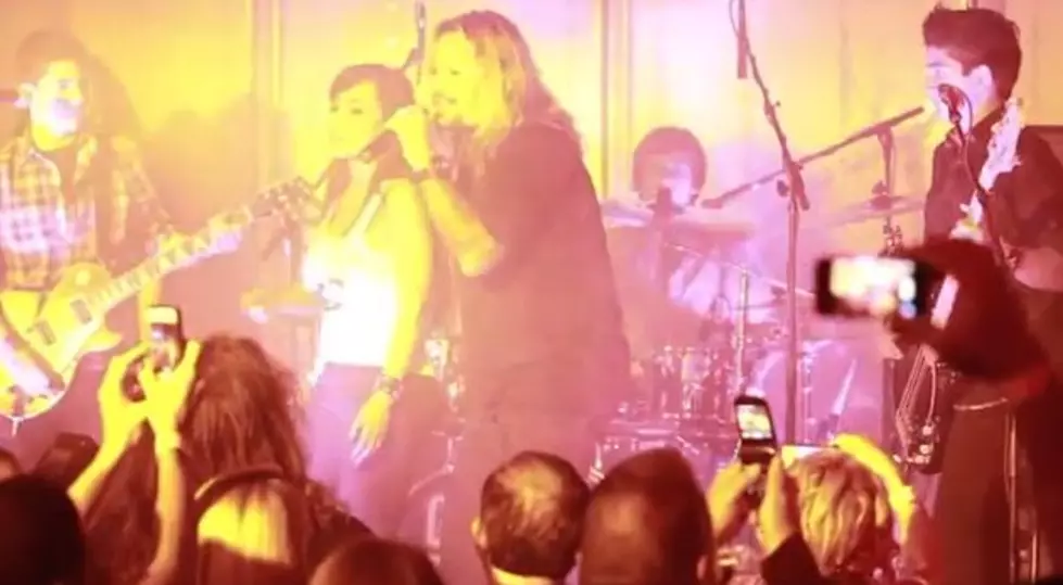 Vince Neil Just Made These Teenagers Lives, but You’ll Never Guess What he Forgot…[VIDEO]