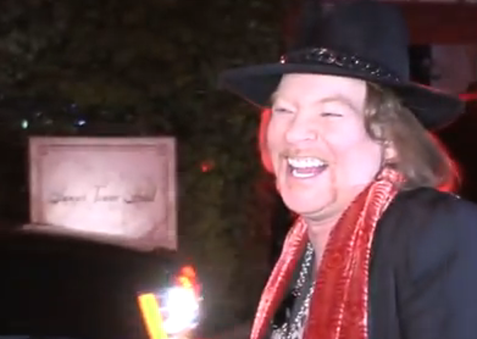 Axl Rose, The Comedian? [VIDEO]