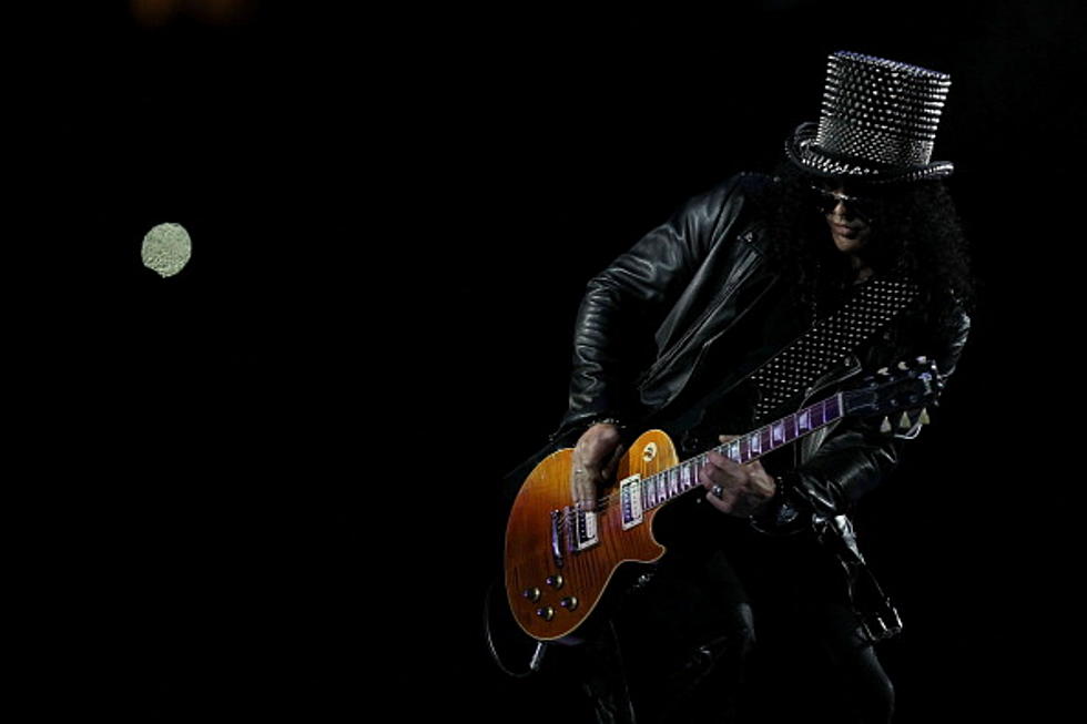 Slash Serves Up New Song Live In New Hampshire