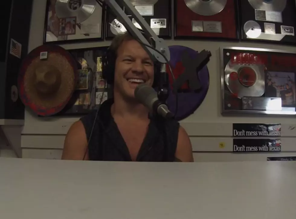 Chris Jericho Interviews Lubbock&#8217;s Beloved Country Singer Mac Davis [VIDEO]