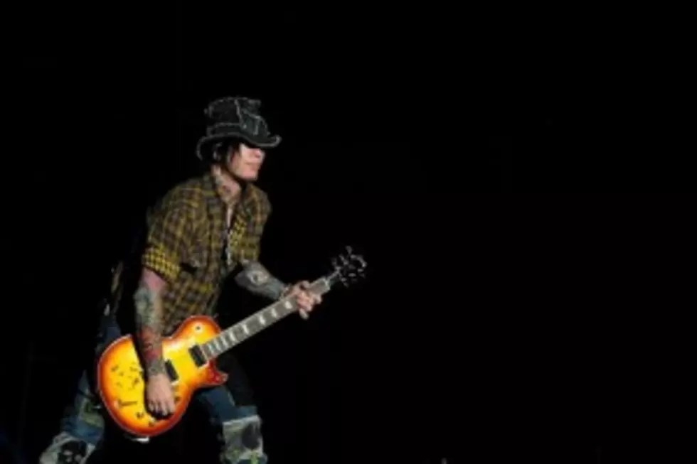 Sixx: A.M. Unveils Lyric Video for &#8216;Drive&#8217;
