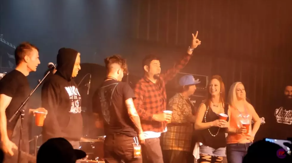 Watch Deftones Surprise Cult Leader With Cookies & Drinks in Lubbock [Video]