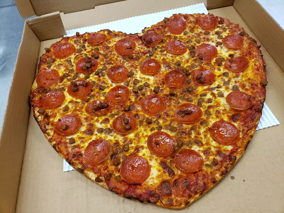 La Bella’s Pizza Is Offering the Type of Valentines I Wish to Receive