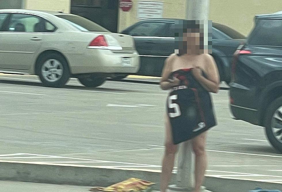 Naked Lady Near Lubbock Courthouse Covers Up With Patrick Mahomes Jersey