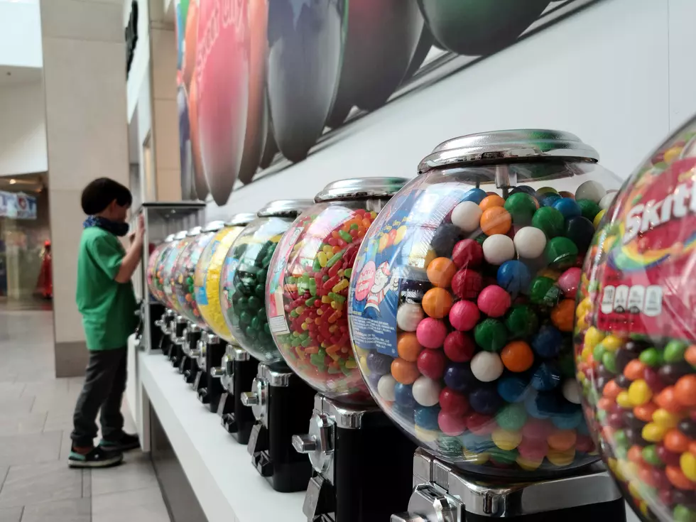 [WATCH] Public Candy Machines Are Pretty Dang Filthy