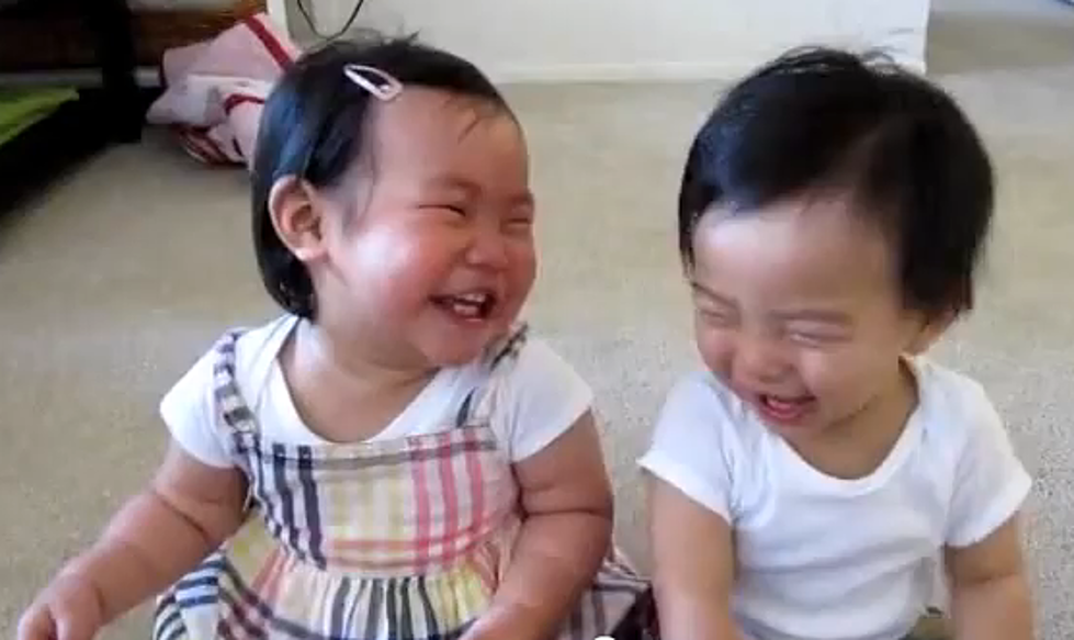 Water Makes Babies Laugh [VIDEO]