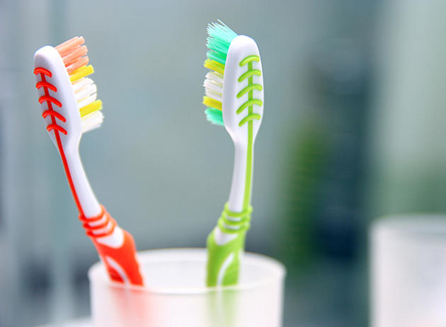 806 Health: Keep A Clean Toothbrush