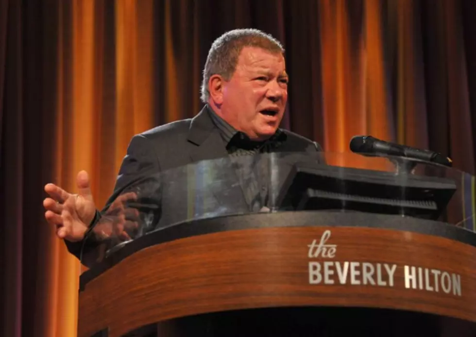 William Shatner&#8217;s Advice on &#8220;Deep Fried Turkey&#8221;&#8212;Don&#8217;t Die Doing It [VIDEO]