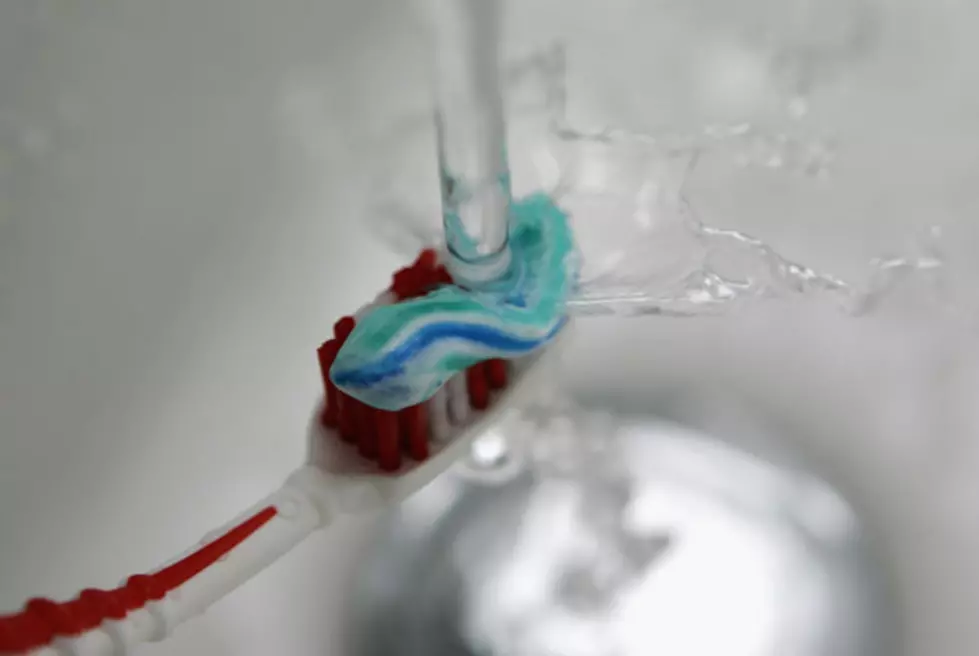 Brush Your Teeth in 6 Seconds 