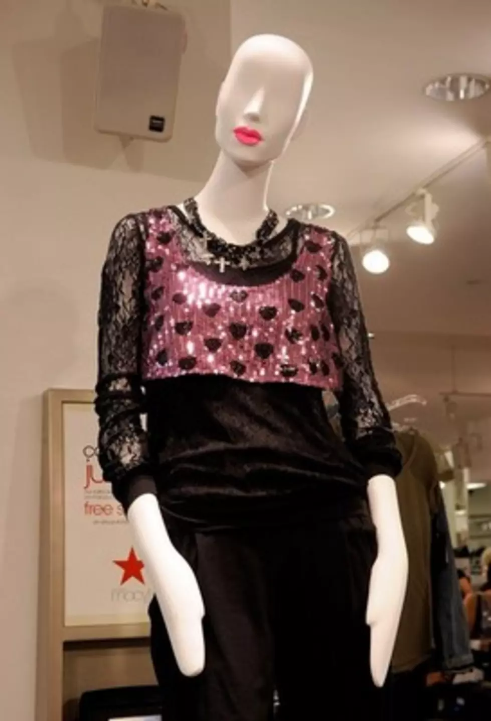 Should Normal Sized Women Mannequins Become The Norm? [VIDEO] [POLL]