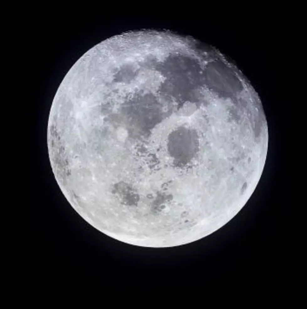 When The Moon Hits Your Eye Like A Big Pizza Pie, Its Supermoon!