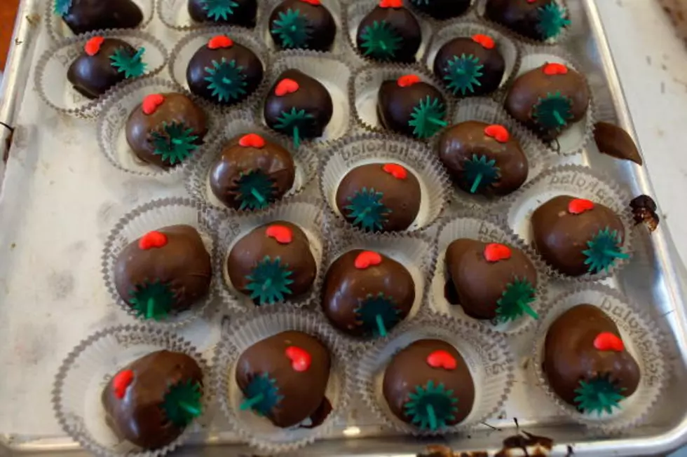 The Easiest Way EVER To Make Chocolate-Covered Strawberries!