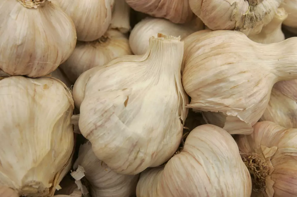 Peel Garlic In 10 Seconds