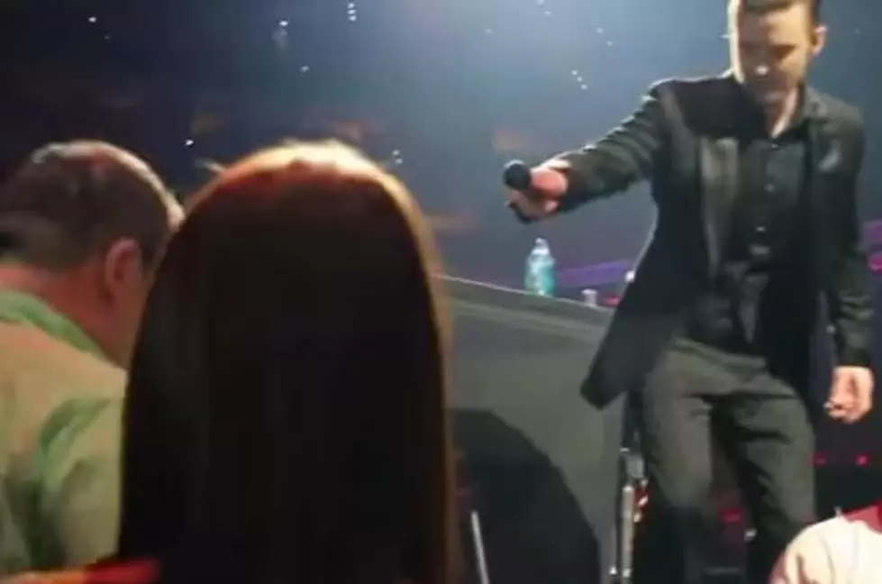 Justin Timberlake Helps a Fan Propose to His Girlfriend! [VIDEO]