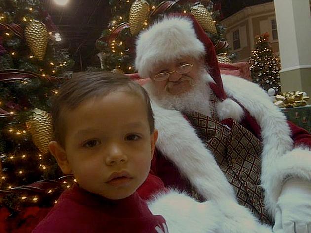 Santa Restores Our Faith In Humanity for This Autistic Child [VIDEO]