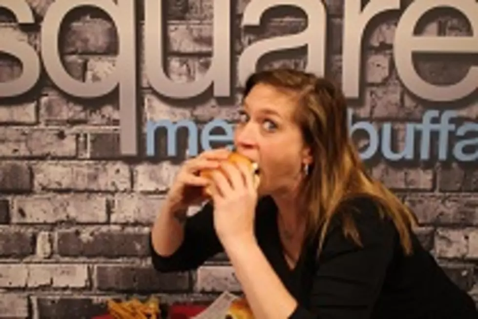 Hard Rock Cafe Niagara Falls Presents World Tour of Burgers — Laura Daniels Tries 4 Of Them [VIDEO]