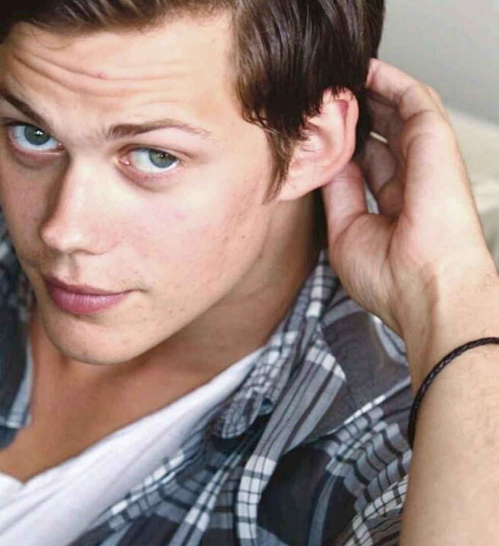Th-HERS-Day: Bill Skarsgard Takes the Makeup Off…[PHOTOS]