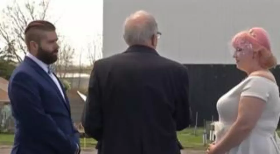 WNY Couple Gets Married At The Transit Drive-In