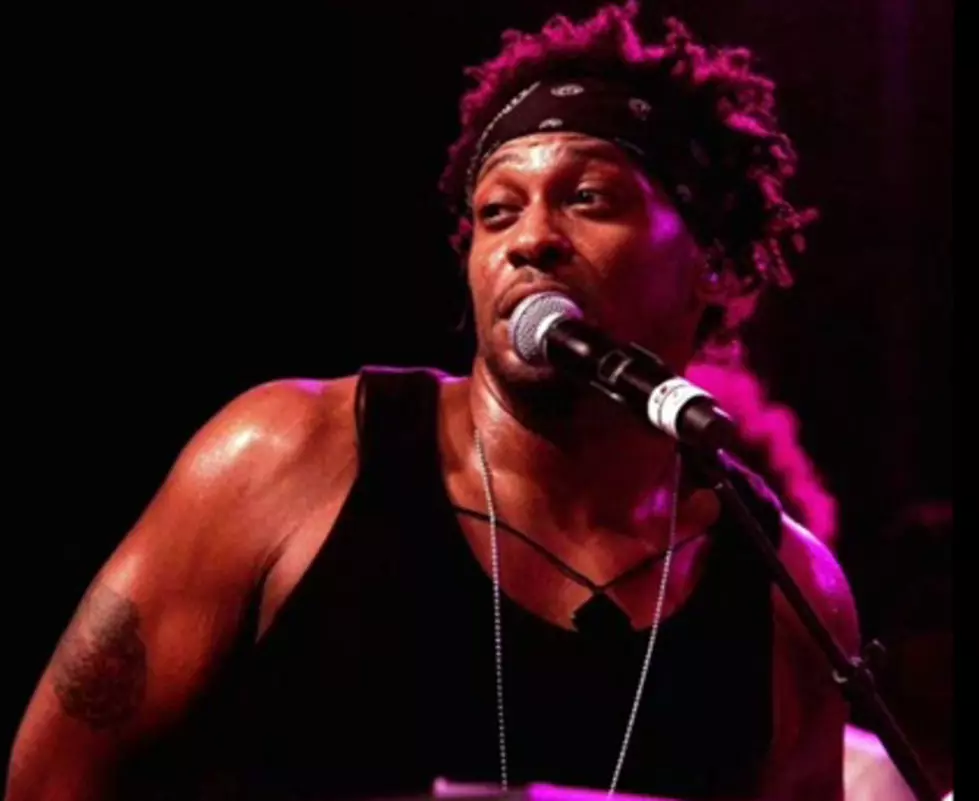 D’Angelo Performs For The 1st Time In The US In 12 Years  [VIDEO]