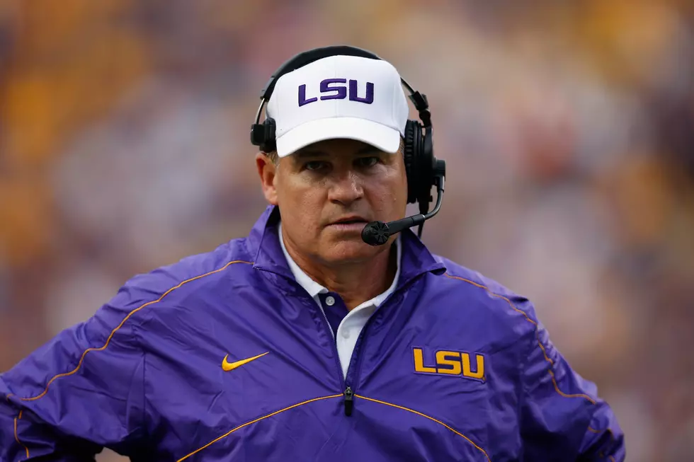 Les Miles Signs 7-Year Extension to Stay at LSU [VIDEO]