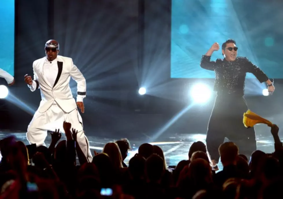 PSY &#038; MC Hammer Team Up for &#8216;Gangnam Style / 2 Legit 2 Quit&#8217; Mashup at the AMA&#8217;s Sunday [VIDEO]