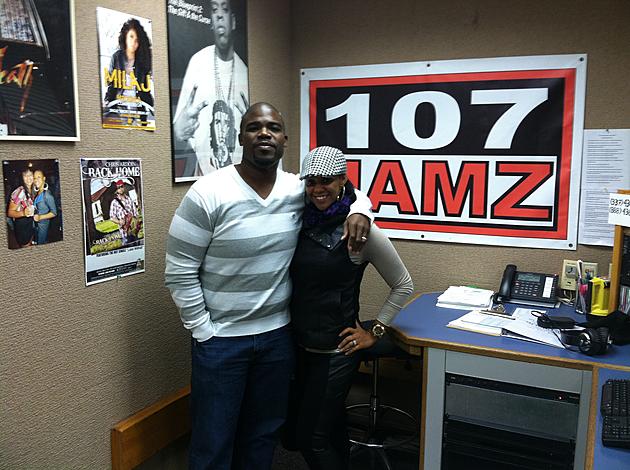 Shae Williams Turns Up For DJ Jubilee While Listening To 107 Jamz [VIDEO]
