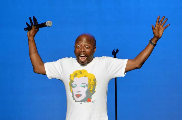 Comedian Donnell Rawlings Gets Into Brawl Over Unpaid Tab [VIDEO]