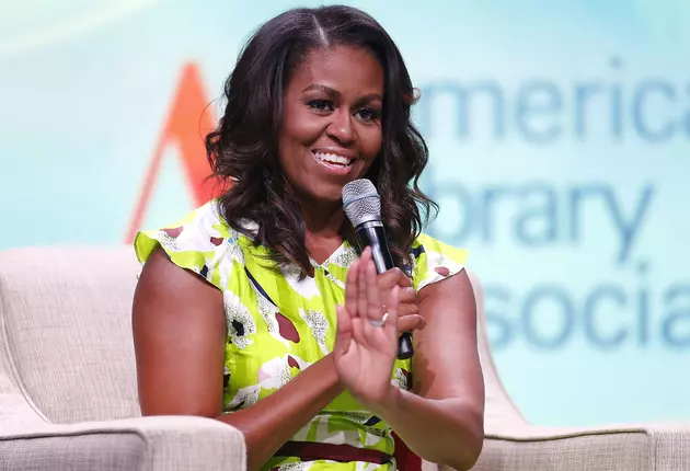 &#8216;Becoming Michelle Obama&#8217; In Book Stores Today &#8211; Tha Wire