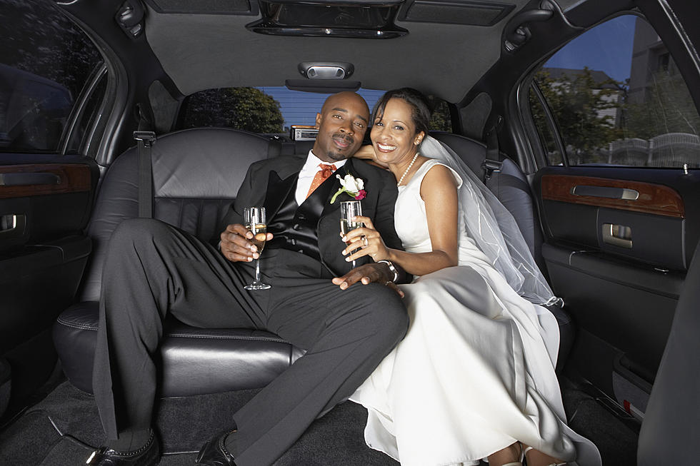 Arrive at Your Wedding Looking Like Royalty With Luxury Limousine