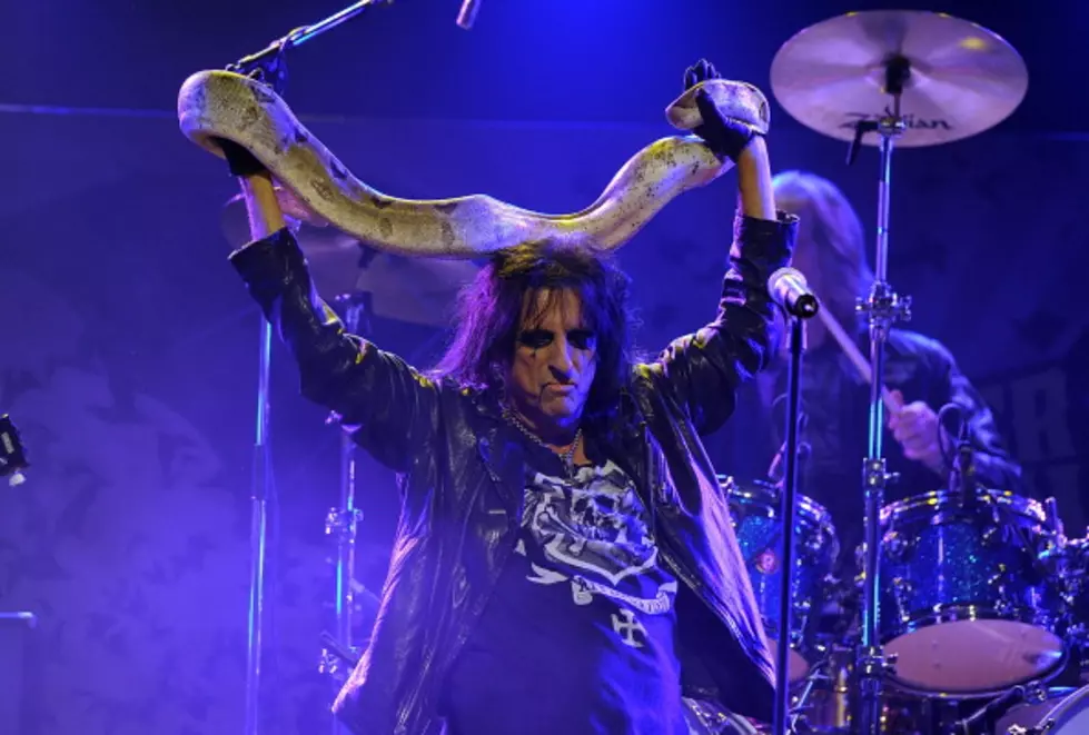 Alice Cooper: ‘Elvis Asked Me To Shoot Him In The Head’