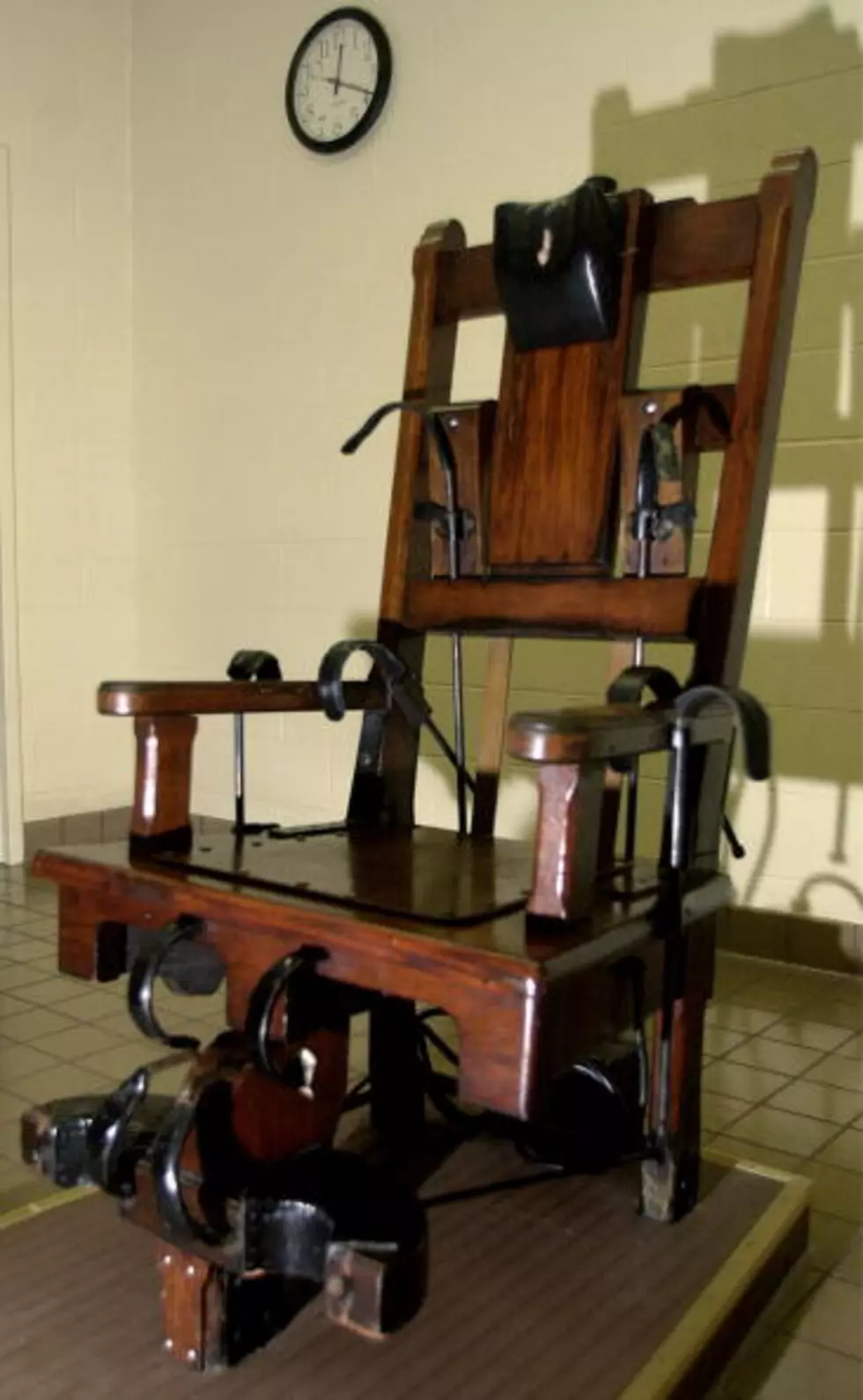 Husband Builds Electric Chair To Murder Wife Who Wants A Divorce