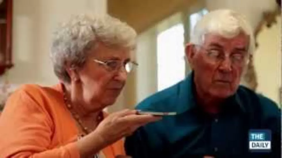 Famous YouTube Grandparents Learn How to Use Siri [VIDEO]