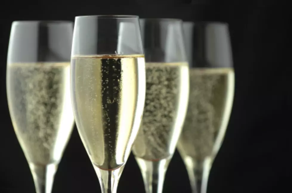 How To Choose The Right Stemware This Holiday Season;  Flutes Or Goblets For Champagne?