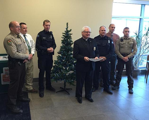 Add Blue Lights To Your Tree This Year To  Show Support For Law Enforcement;  St. Louis County Law Enforcement Chaplains Ask Northlanders To Support Their Cause This Christmas