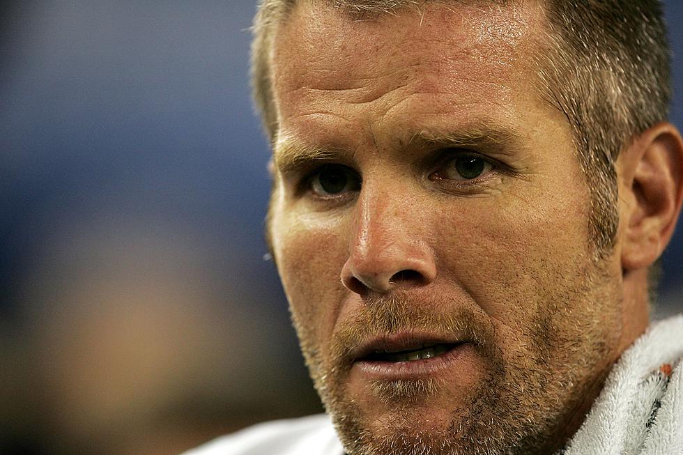 Is Brett Favre Planning On Making A Comeback To The NFL? Here’s Footage Of Him Throwing
