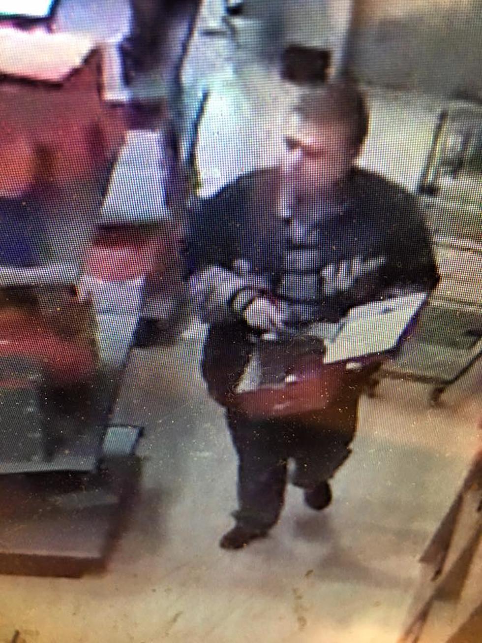 Duluth Police Search For Suspect In Theft Incident At The Mall
