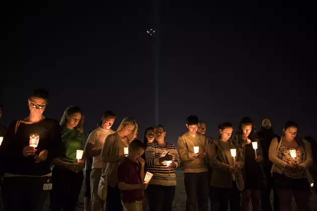 Duluth Remembers Las Vegas Tonight In Candlelight Vigil