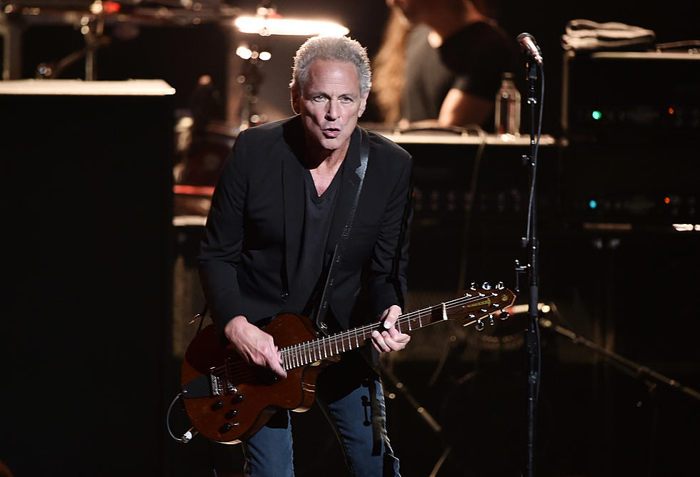 Lindsey Buckingham Breaks The Chain:  New Solo Set + Newly Divorced