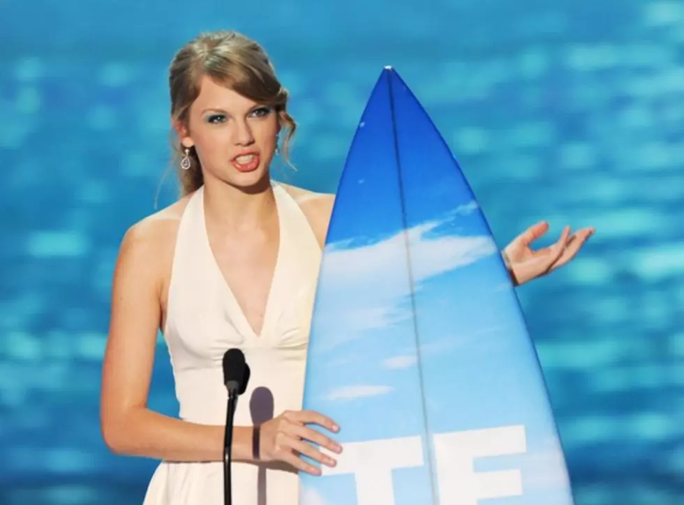 Taylor Swift, Selena Gomez and Justin Bieber Win at Teen Choice Awards