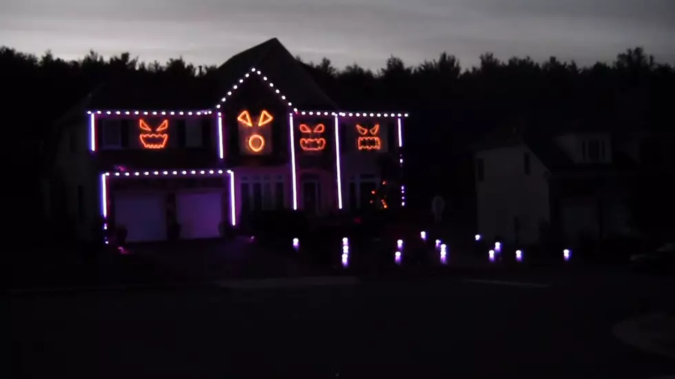 Gangnam Style Gets Spooky with Halloween Light Show Set to the Tune [VIDEO]