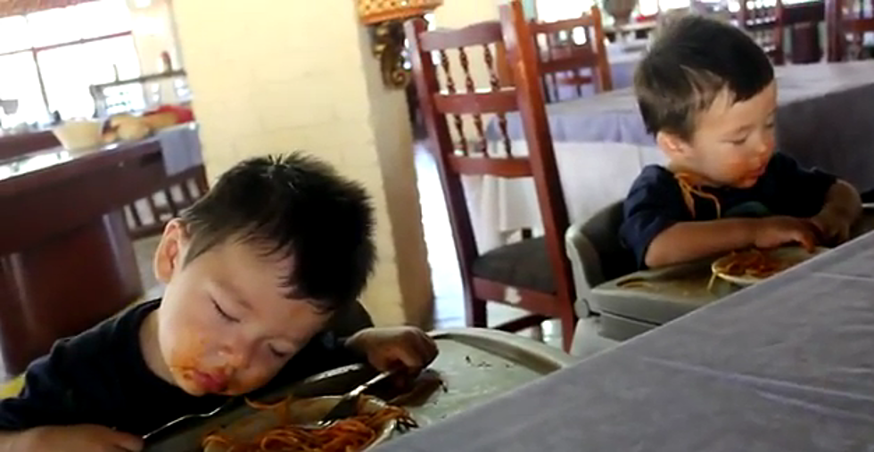 Adorable Twins Can’t Stay Awake to Eat Spaghetti [VIDEO]