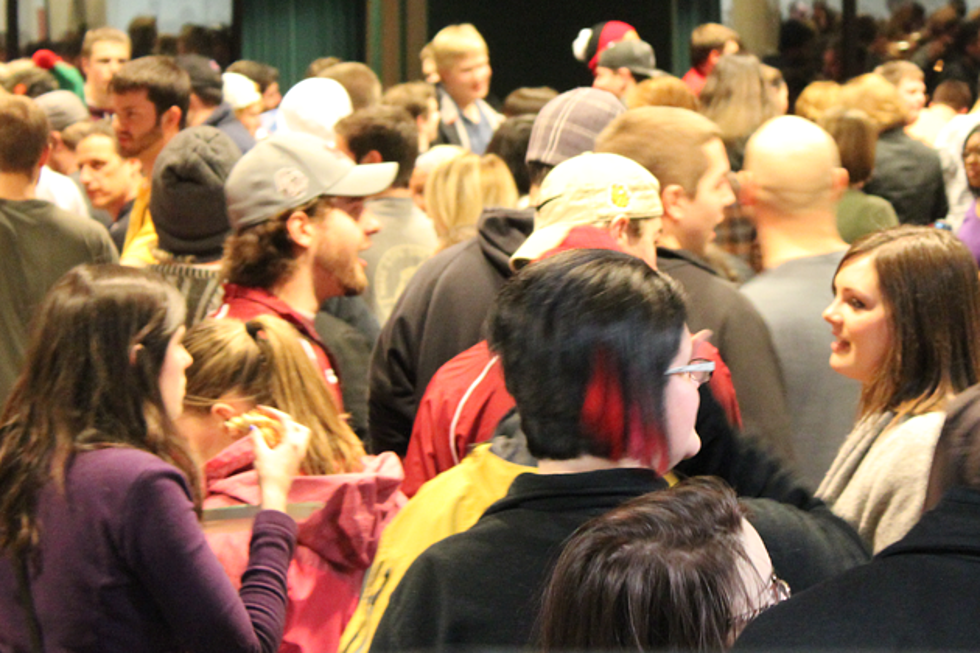 Hundreds Sample Pizza and Wings at UMD’s Kirby Ballroom [PHOTO GALLERY]