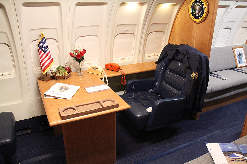 Air Force One and Oval Office Replicas on Display During the Arrowhead Home and Builders Show [VIDEO]