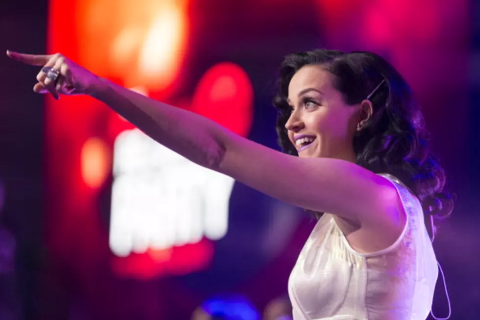 Katy Perry Inspires Kids at a Childrens Hospital With Her Song “Roar” [VIDEO]