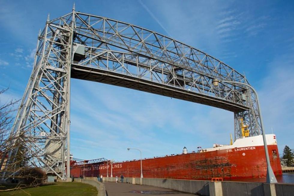 How to Avoid Getting &#8216;Bridged&#8217; By a Ship When Crossing the Aerial Lift Bridge