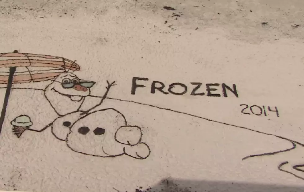 See Olaf the Snowman from Disney’s ‘Frozen’ Made in the Sand from Seaweed [VIDEO]