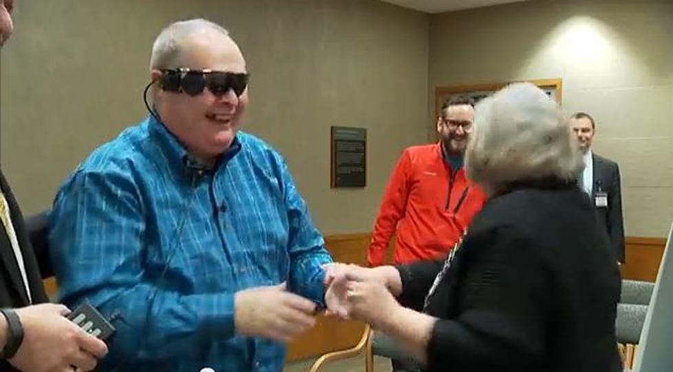 Mayo Clinic Helps Blind Man See, With First Bionic Eye [VIDEO]