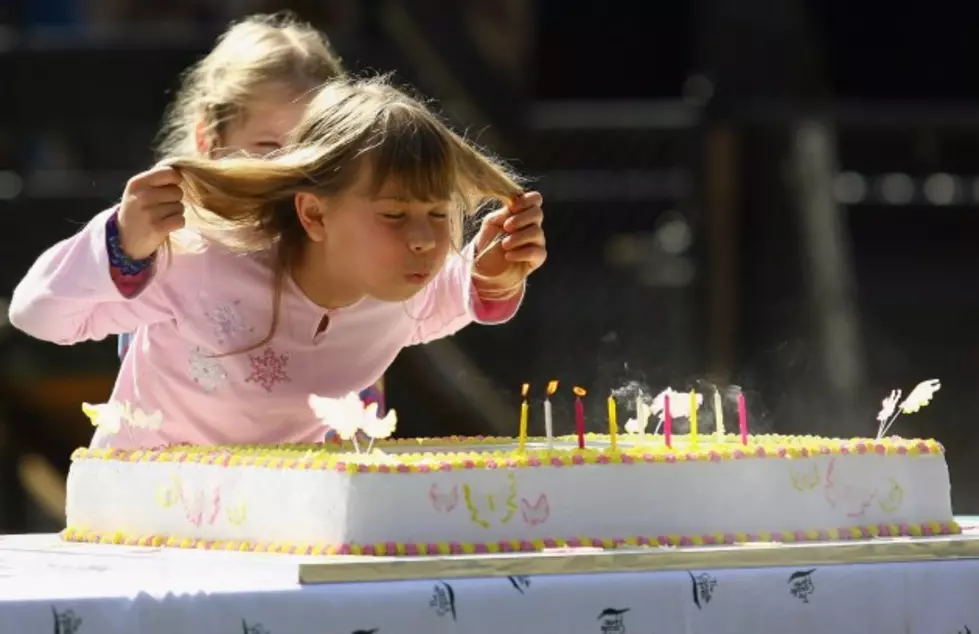 Most Evil Mom Ever, Pranks Daughters Birthday Cake [VIDEO]
