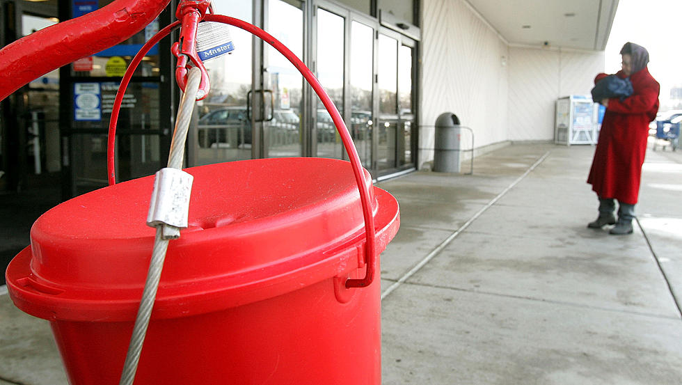 A Minnesota Couple Drops A $500,000 Check Into A Salvation Army Kettle